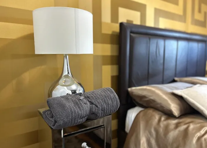 Oriente River By Paula Vaz