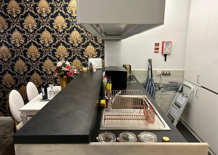 Oriente River By Paula Vaz