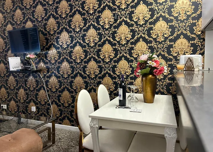 Oriente River By Paula Vaz